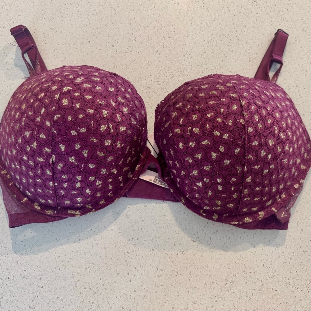 Victoria’s Secret Push up Bra w/ Adjustable Straps